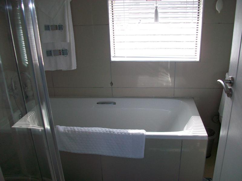 3 Bedroom Property for Sale in Hartenbos Landgoed Western Cape